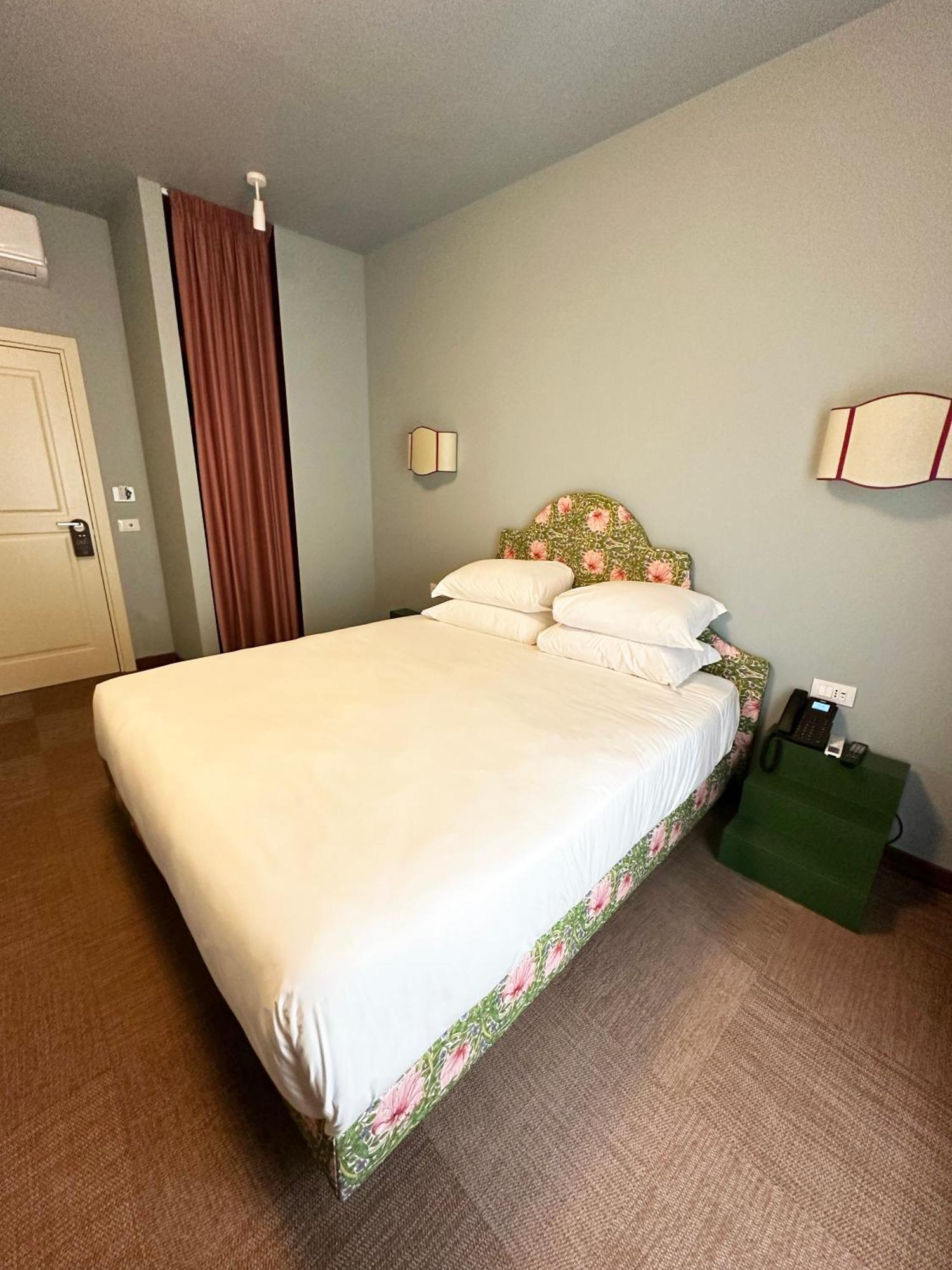 Hotel Cortina Rome Exterior photo