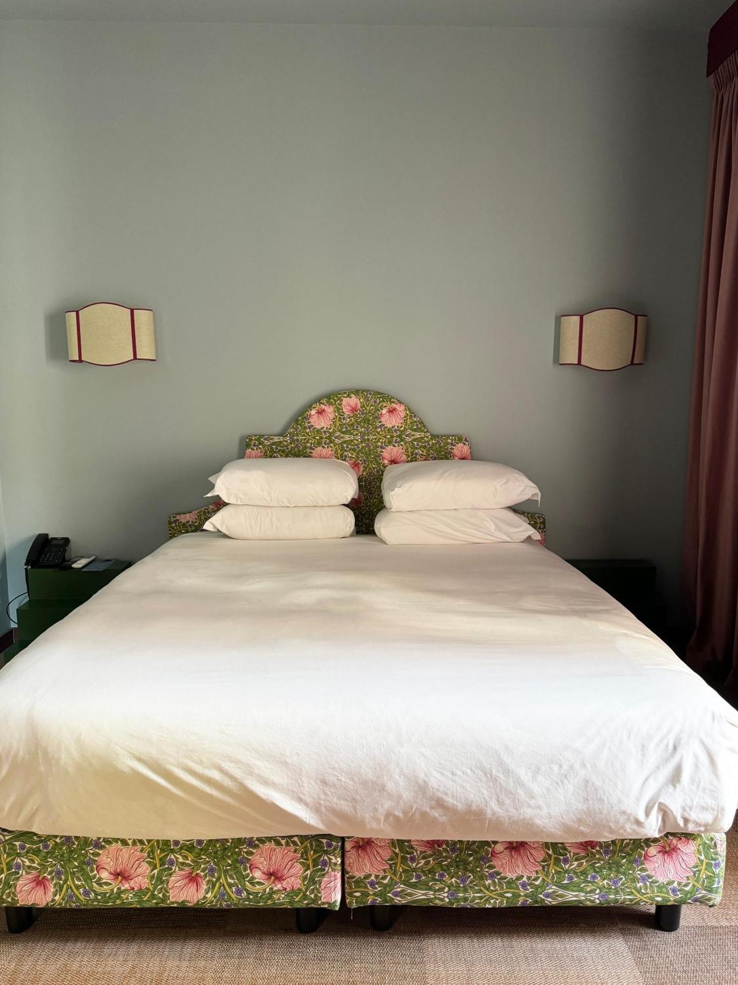 Hotel Cortina Rome Exterior photo
