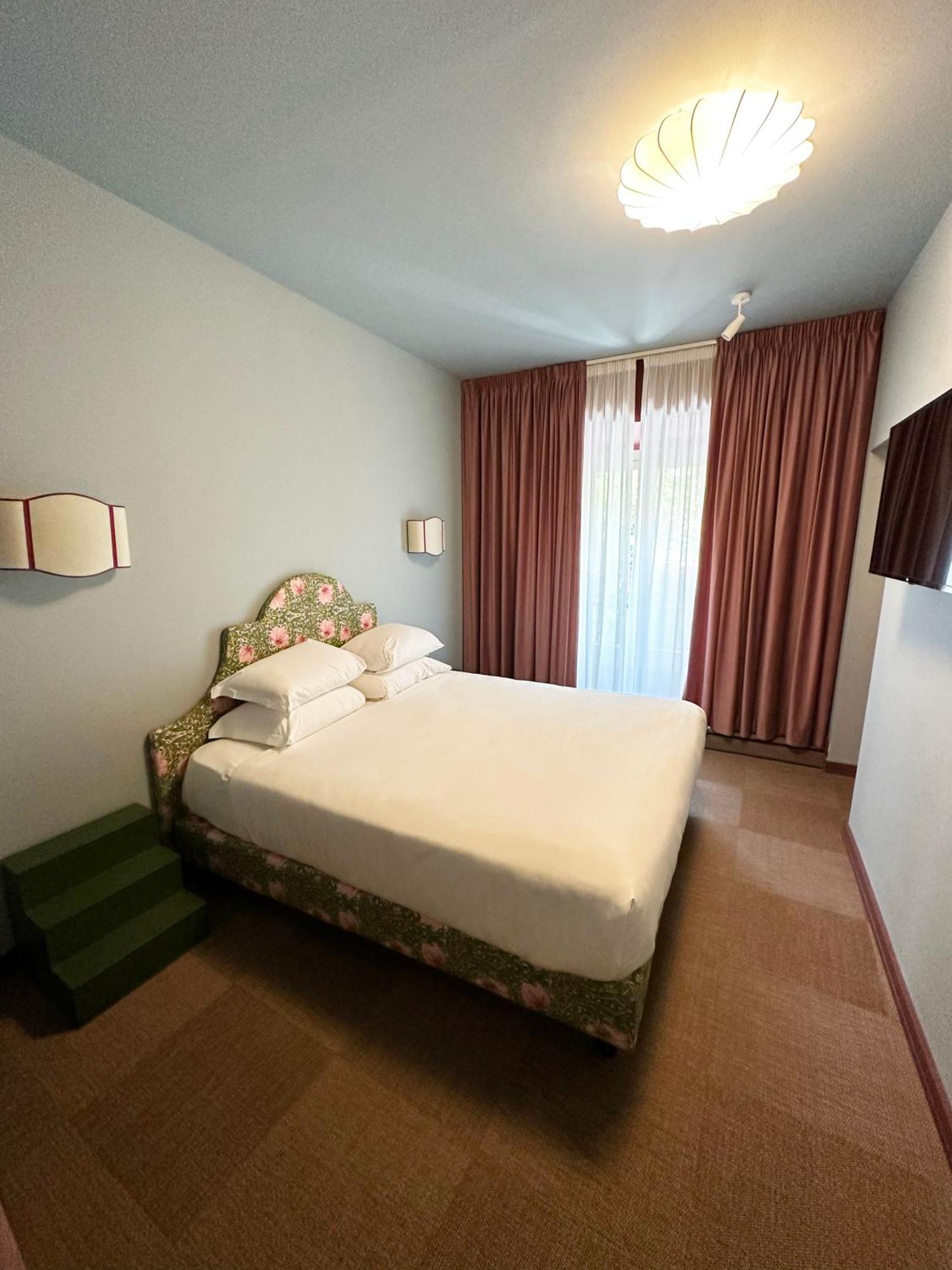 Hotel Cortina Rome Exterior photo