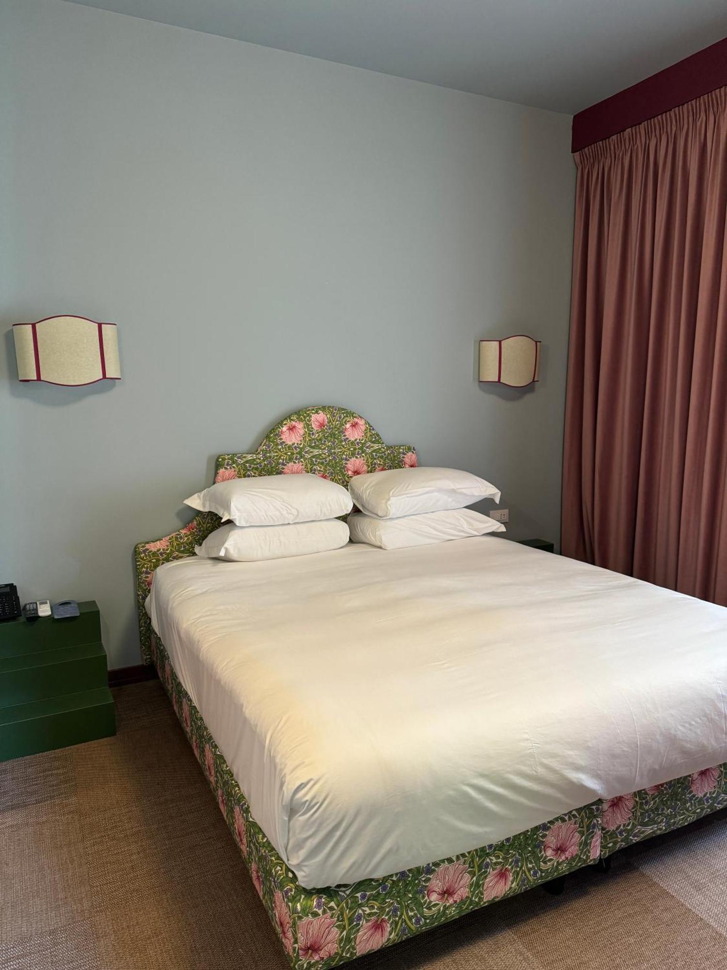 Hotel Cortina Rome Exterior photo