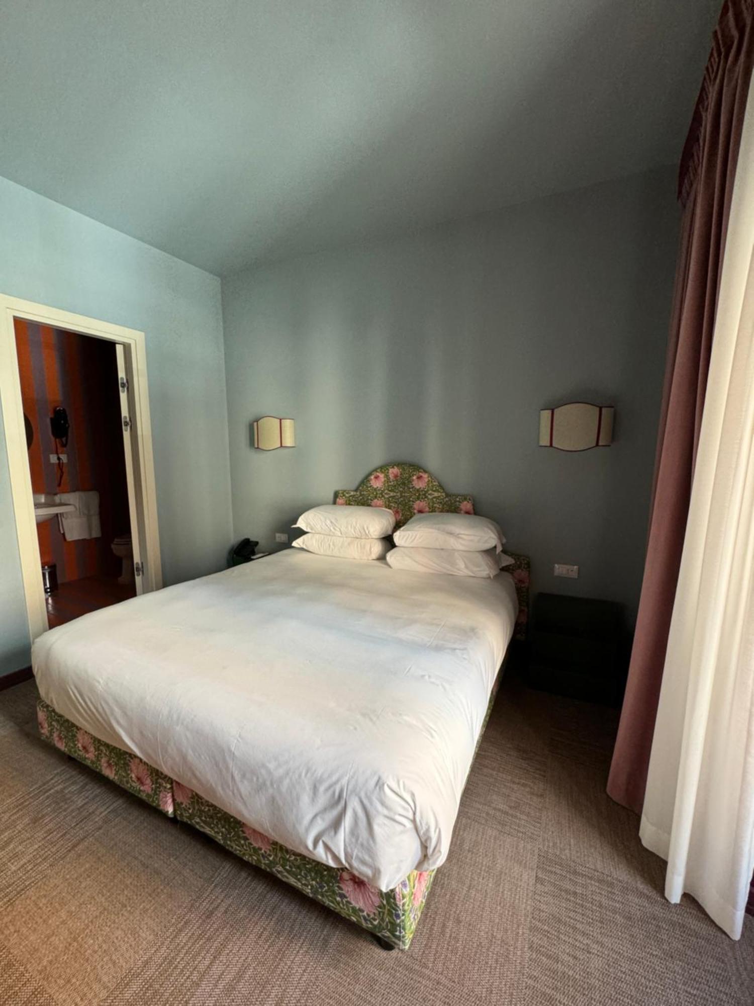 Hotel Cortina Rome Exterior photo