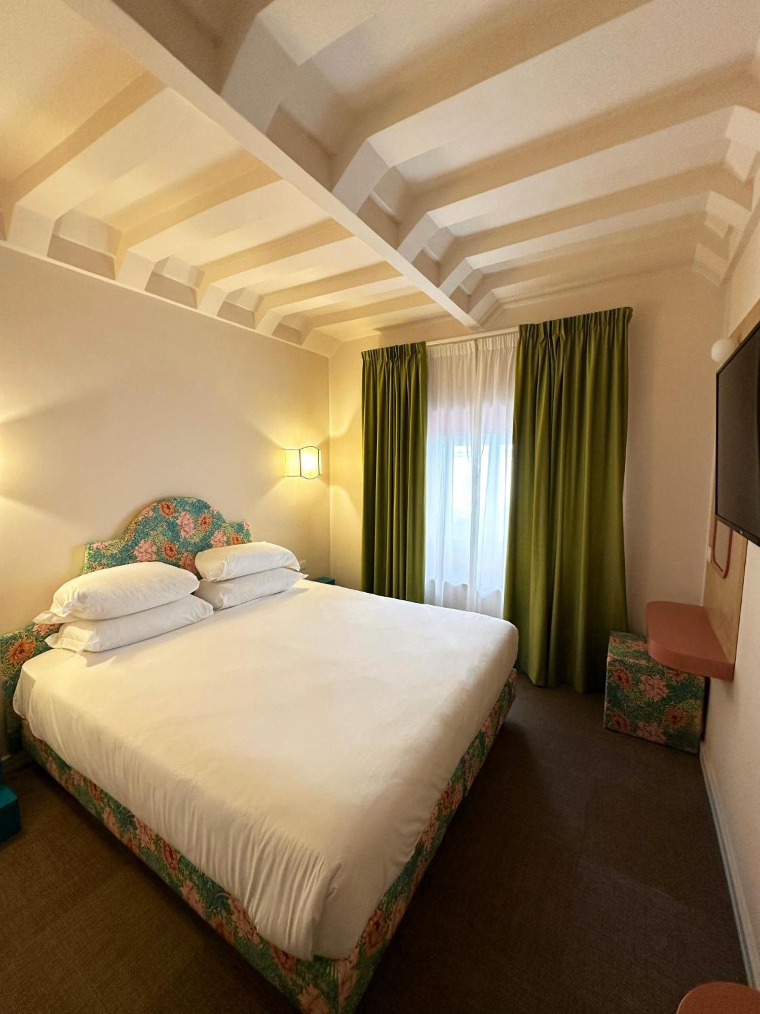 Hotel Cortina Rome Exterior photo
