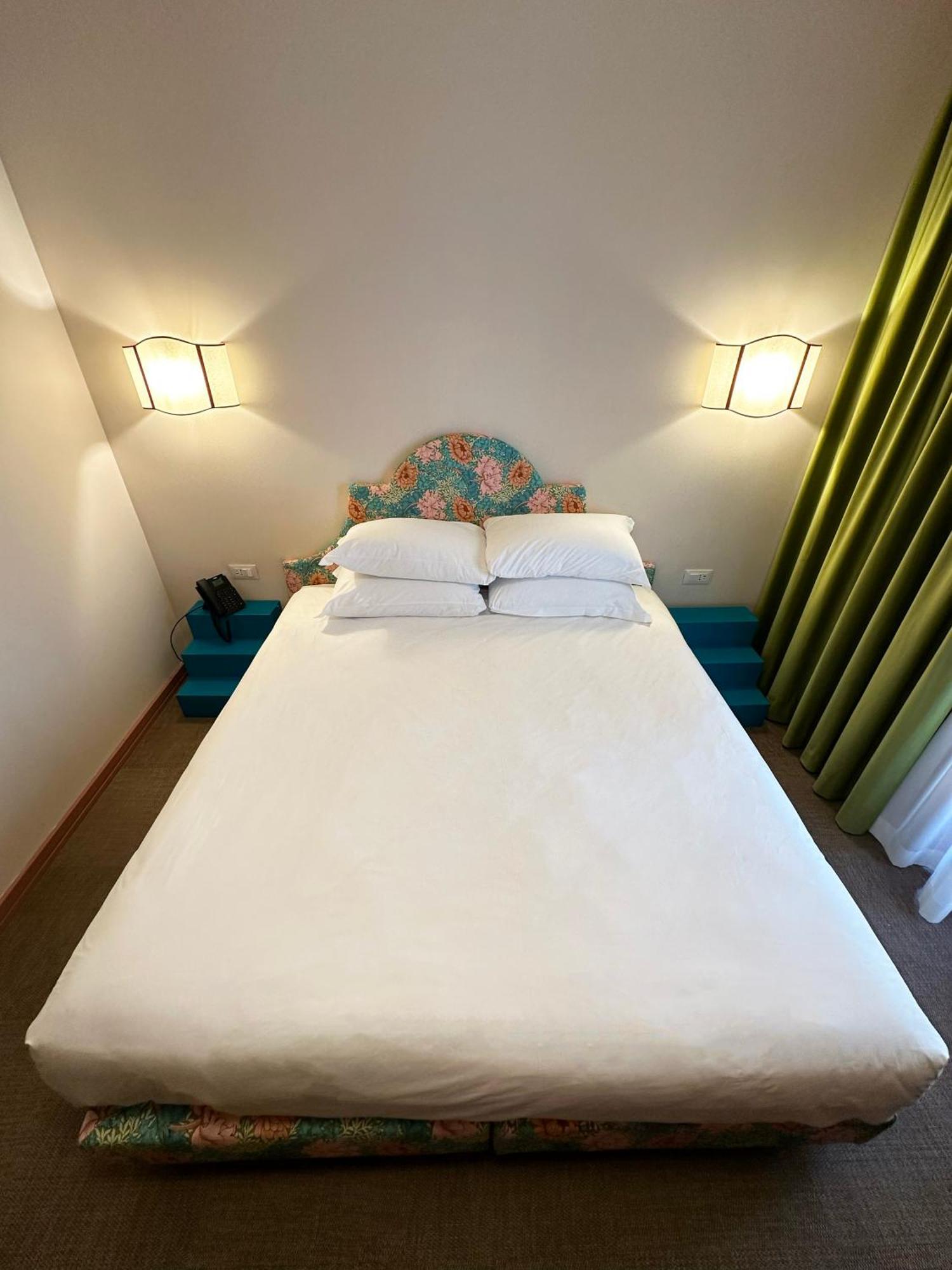 Hotel Cortina Rome Exterior photo